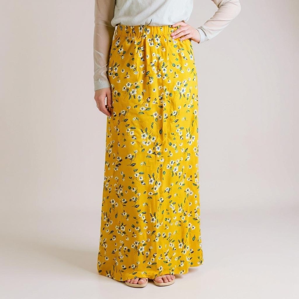 Woman’s Floral Yellow Maxi Skirt White Flowers - Picture 2 of 10